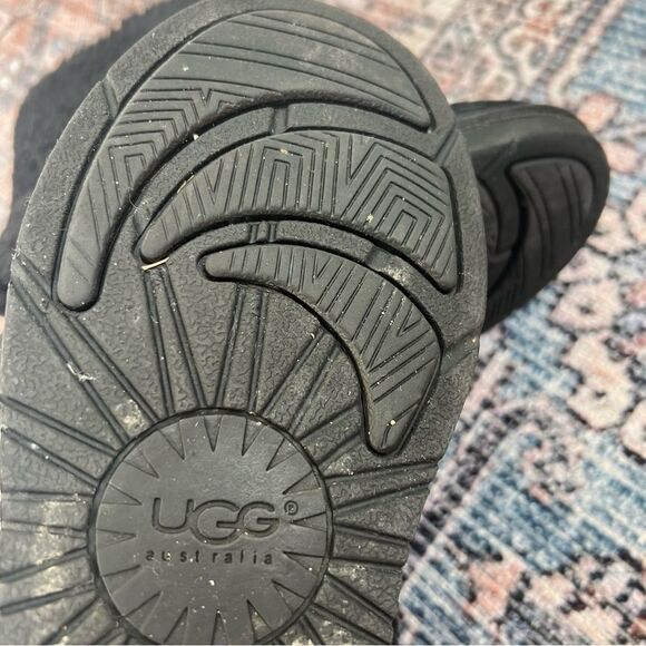 UGG Patten 1006794 Black Suede Shearling Women’s Boots Size 7 - Picture 12 of 12